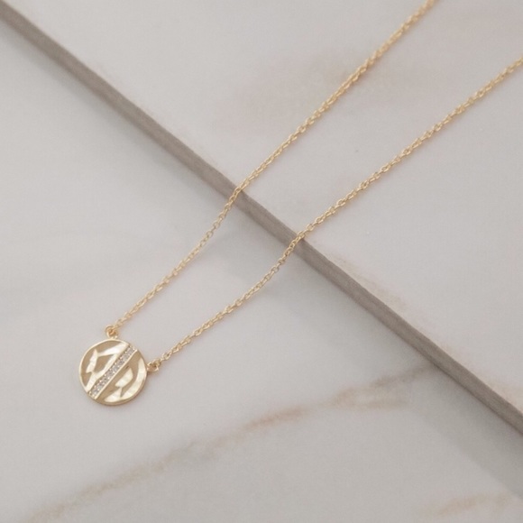 Gold Hammered Pendant | 925 Silver - Picture 4 of 8